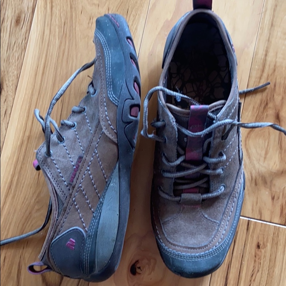 Women’s Merrells size 9.5
